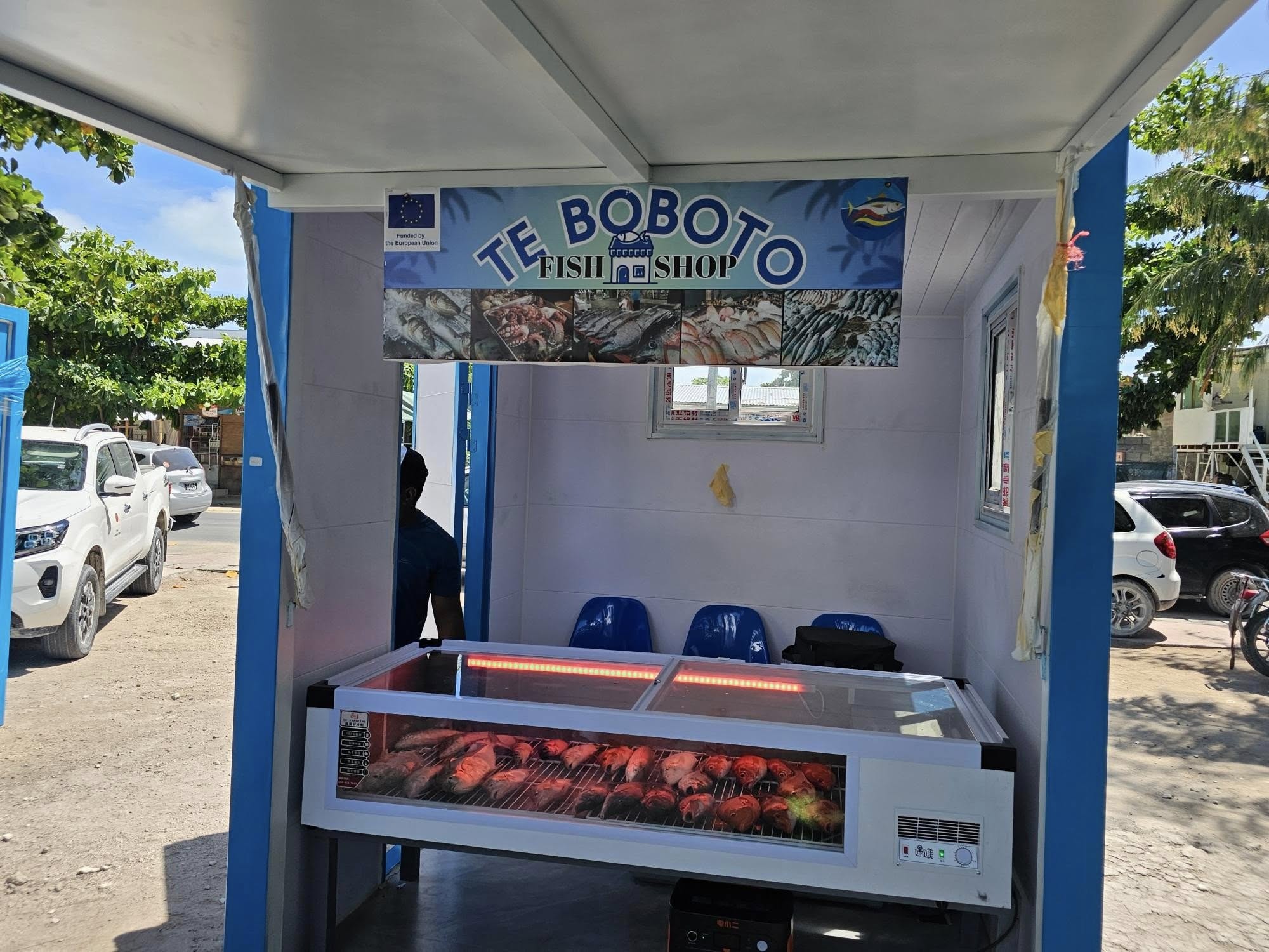 South Tarawa Pilots High-Tech Fish Vending Units for Local Fishermen